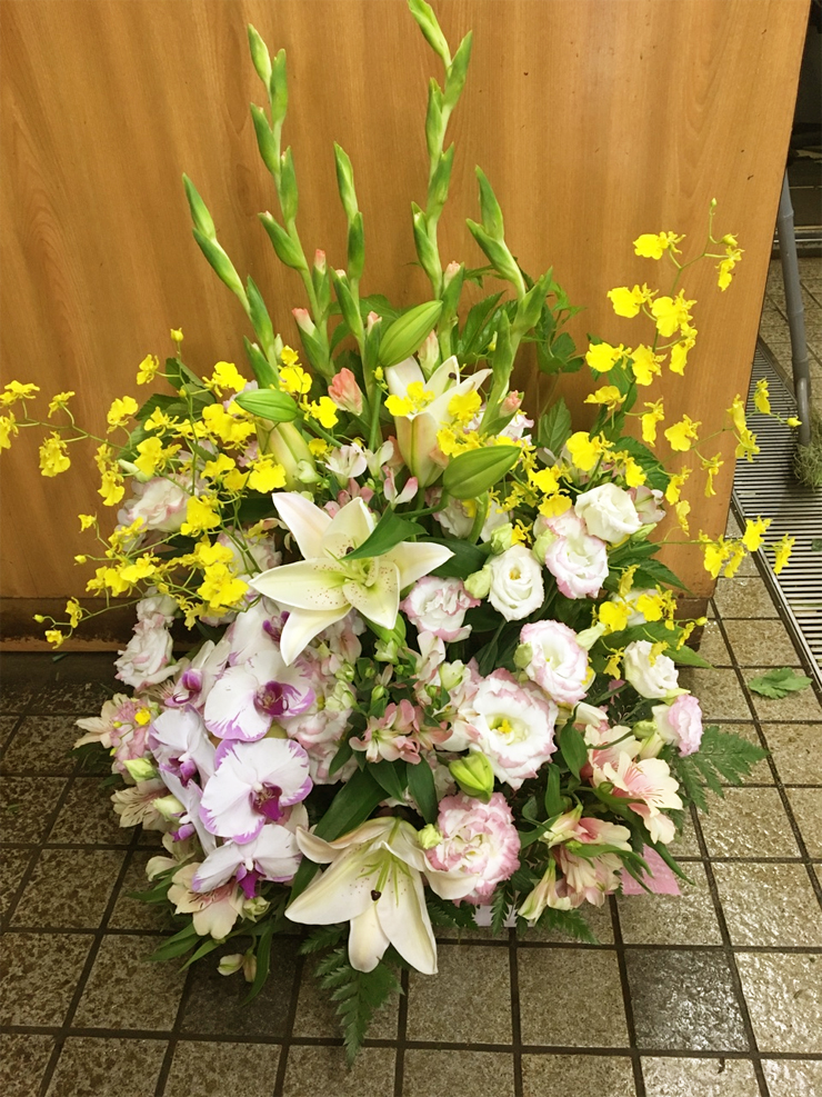 荒川区東尾久 誕生日プレゼント 退院祝いにお届けした花 文京区千駄木花屋 花美喜